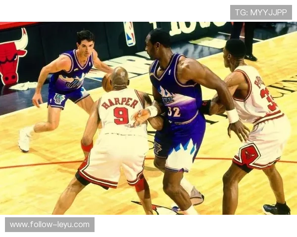 巴克利内线强攻主导进攻，改变对手防守布局