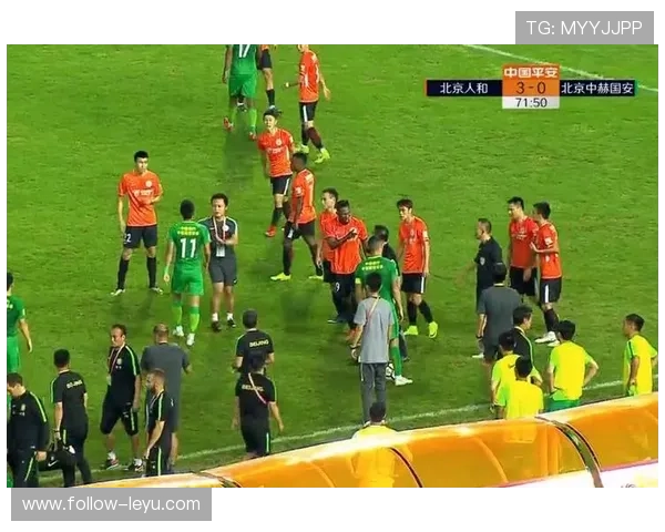 半场哨响的判定条件及裁判对比赛停止的规则解析