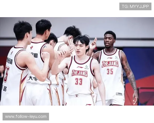 拉人犯规判定关键是是否限制对方移动并影响比赛