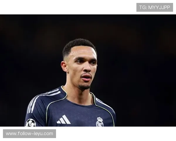 特伦特·亚历山大-阿诺德：内收中场战术的开创者解析